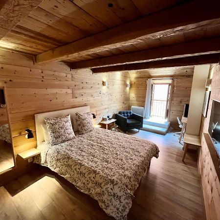 Suite "Chalet" Dans Maison De Village La Brigue Eksteriør bilde