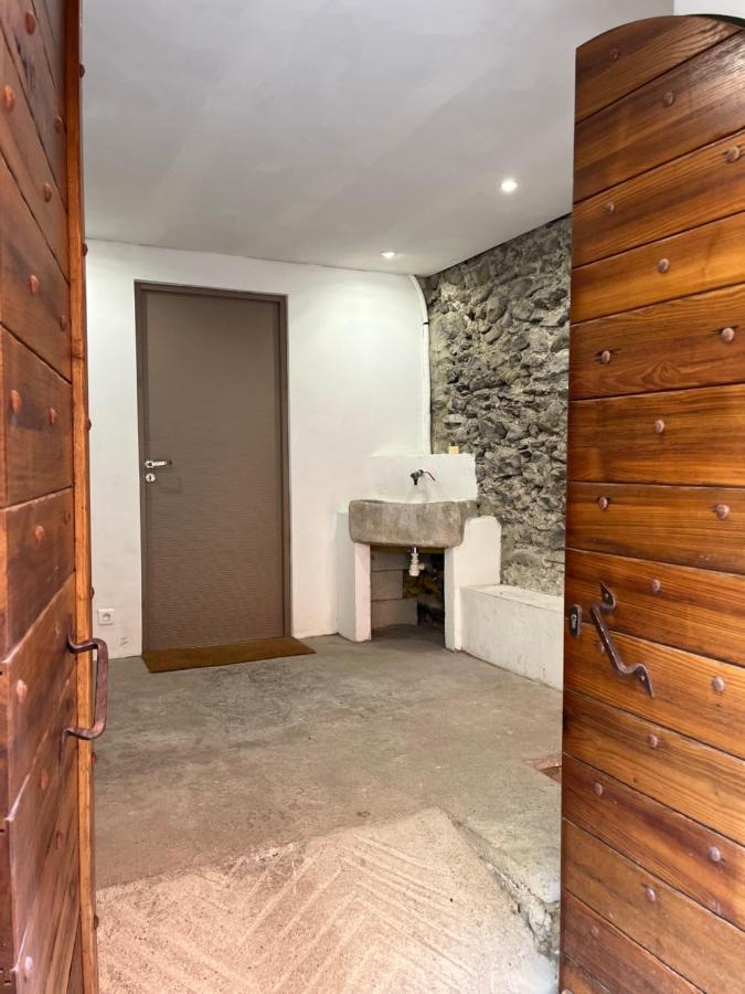 Suite "Chalet" Dans Maison De Village La Brigue Eksteriør bilde
