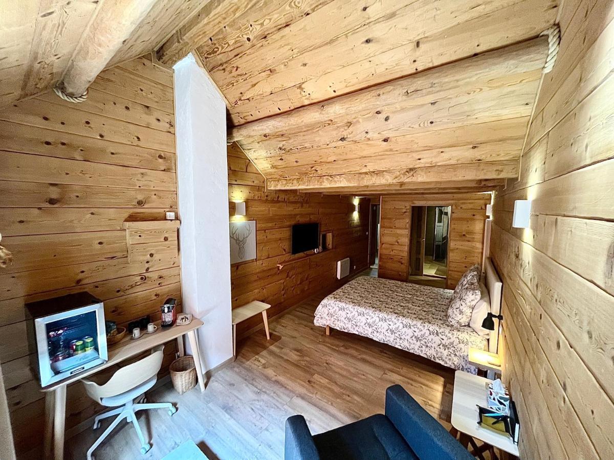Suite "Chalet" Dans Maison De Village La Brigue Eksteriør bilde